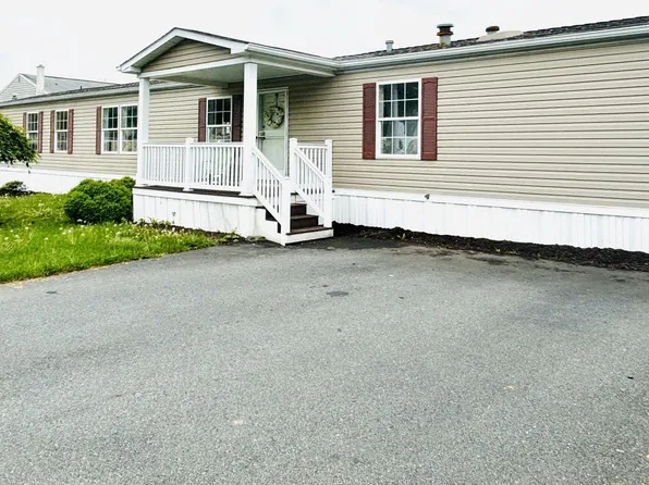 26 Hinden Homes Trailer Ct, Denver, PA 17517