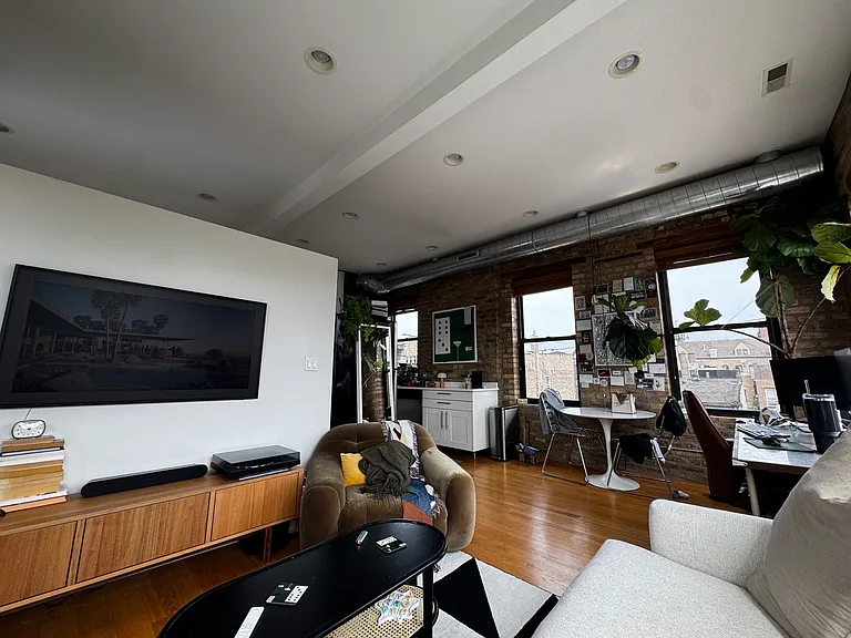 1351 N Greenview Ave #3R — Photo 10