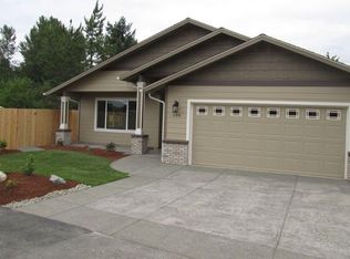 1595 SW Yucca Dr, Grants Pass, OR 97527