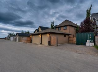 360 S Marquis Hts SE, Calgary, AB T3M 2A7