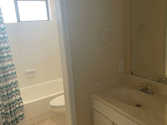 4th image of 513 Prairie Dell St