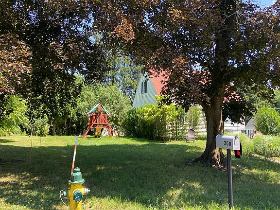 3rd image of 203 Audubon Rd