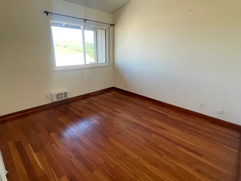 207 Vista Heights Rd — Photo 4