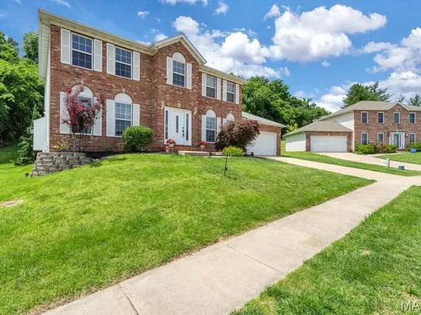 24 Grandbrook Blvd, Collinsville, IL 62234