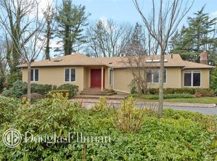 5 Fairway Rd, Roslyn, NY 11576