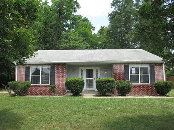 1st image of 640 S Kalmia Ave