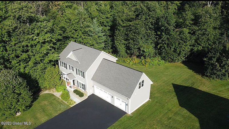 3rd image of 5 Sandy Rock Way