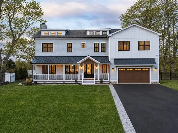 980 Green End Ave, Middletown, RI 02842