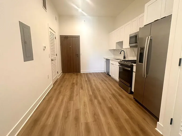 195 Main St #303 — Photo 4