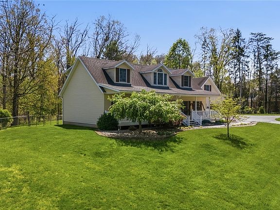 3rd image of 40 Whitetail Dr