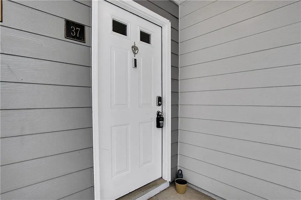 2 bed, 2.0 bath, 1404 sqft, $1,795 — Photo 4