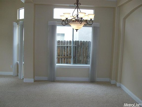 5th image of 2939 Sweetwood Dr