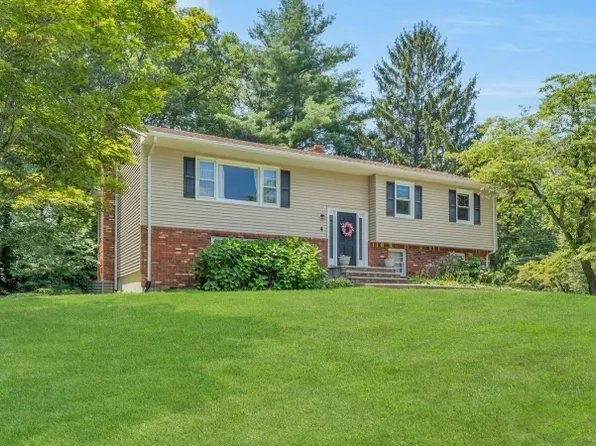 4 Dolores Dr, Ringwood Boro, NJ 07456
