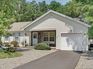 172 Bowline Rd, Manahawkin, NJ 08050