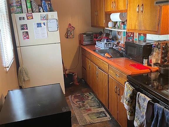 2nd image of 51 Bierce Ave