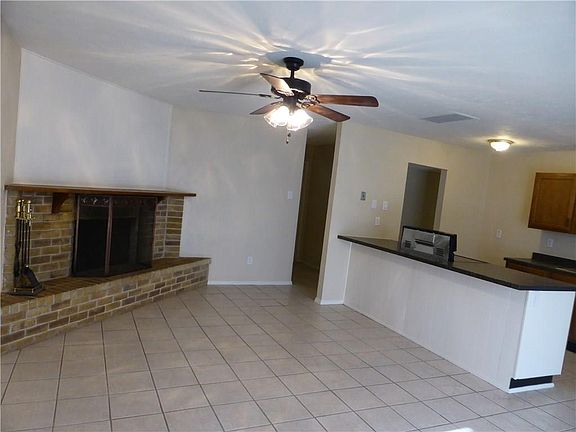 5th image of 568 Cumberland Dr