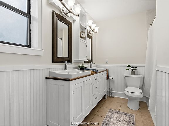 4th image of 2826 Forestwood Dr