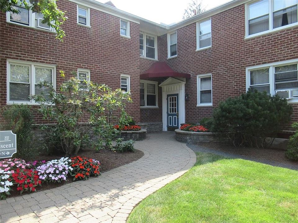 1st image of 3 Bryant Crescent #2M