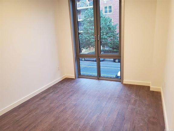 5th image of 144-27 Sanford Ave #2