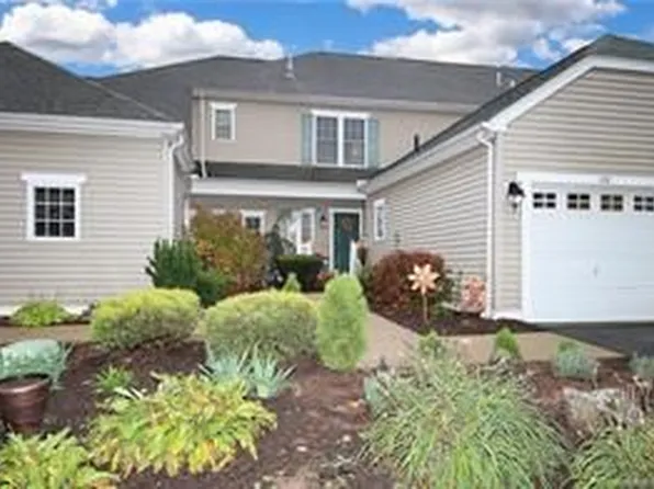 39 Ives St Unit 102, Hamden, CT 06518