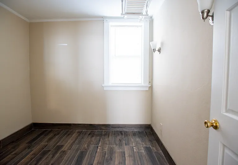 1704 E Locust St #1 — Photo 12
