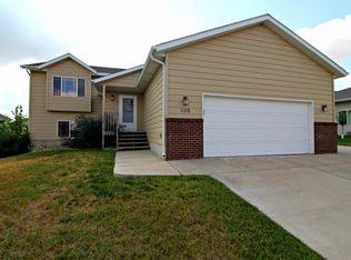 509 Field View Dr, Rapid City, SD 57701