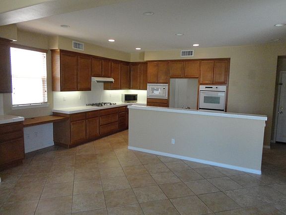 3rd image of 45370 Ponderosa Ct