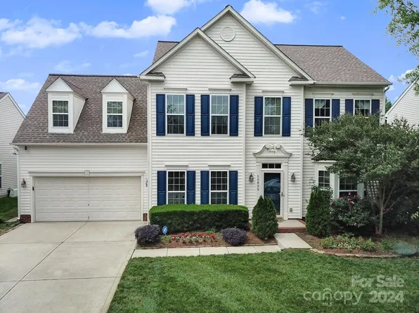 11835 Planters Estates Dr, Charlotte, NC 28278
