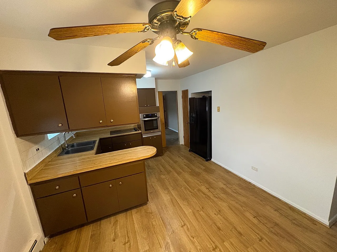 3 bed, 1160 sqft, $2,000 — Photo 3