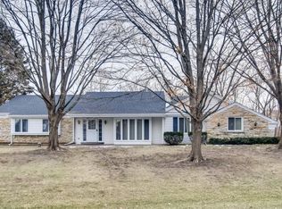 401 Minnaqua Dr, Prospect Heights, IL 60070