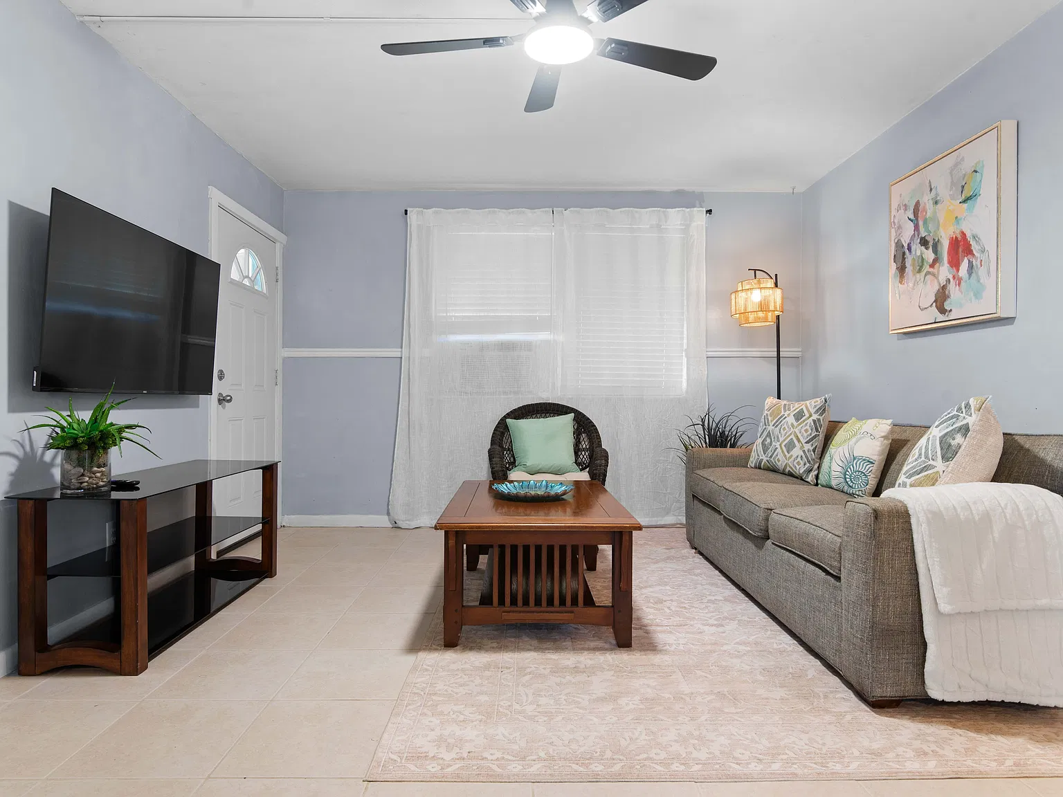 2 bed, 750 sqft, $2,750 — Photo 2