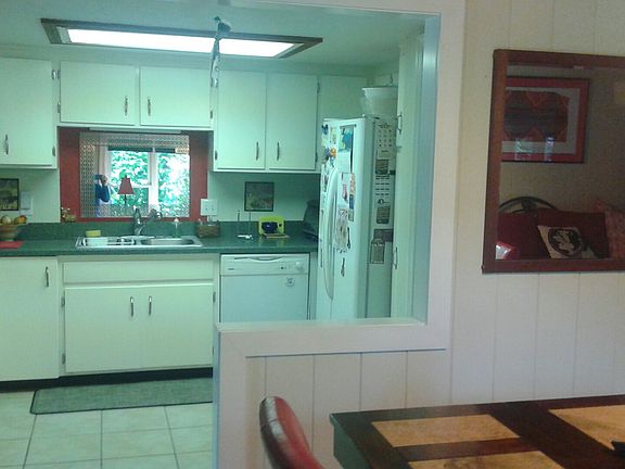 5th image of 133 Oak St APT 22