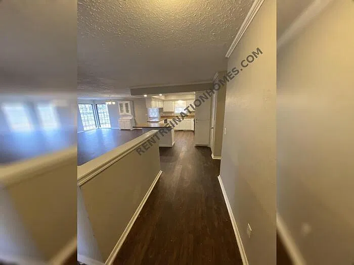 3 bed, 2.0 bath, 1773 sqft, $1,495 — Photo 2