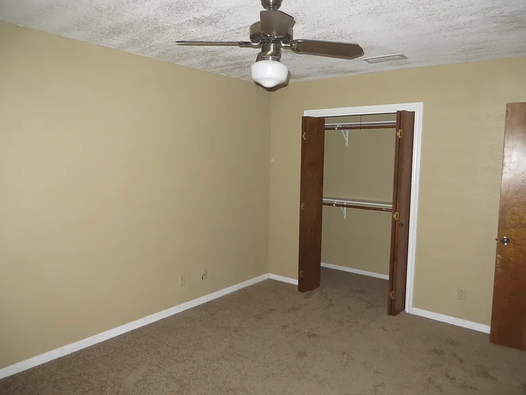 2313 Dover Rd — Photo 13