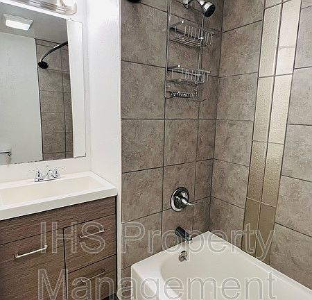 3rd image of 4335 Fallon Dr #13