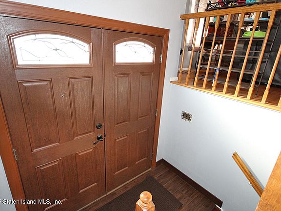 4th image of 916 Bard Ave