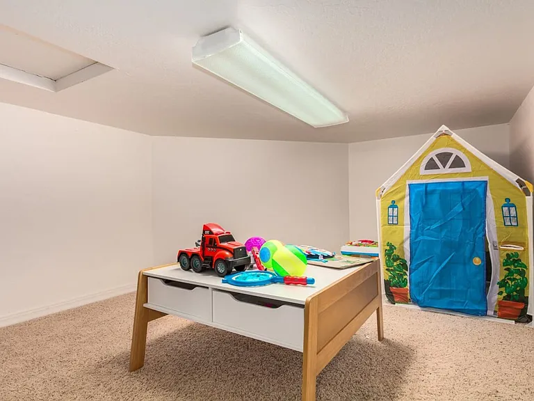 1018 N Amberwood St #ID1558617P — Photo 23