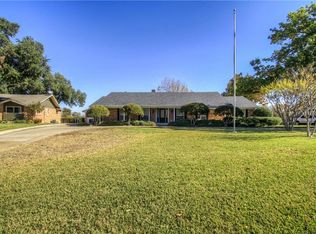 2922 S Country Club Rd, Garland, TX 75043