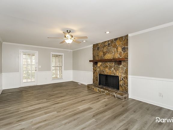 5th image of 2318 Marneil Dr NE