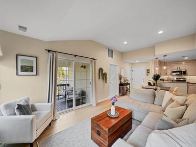 654 Honeybrook Cir, Stewartsville, NJ, 08886