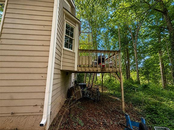 2nd image of 674 Ladora Dr