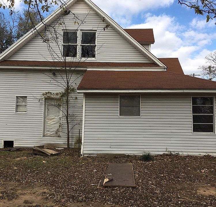 2nd image of 2207 W Sherman St