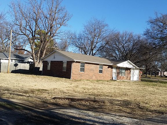 2nd image of 324 E 3rd St
