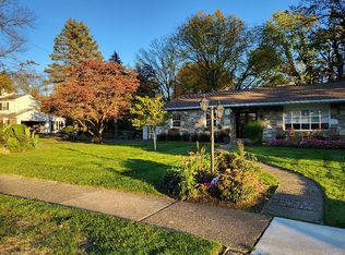 1805 Howe Ln, Maple Glen, PA 19002