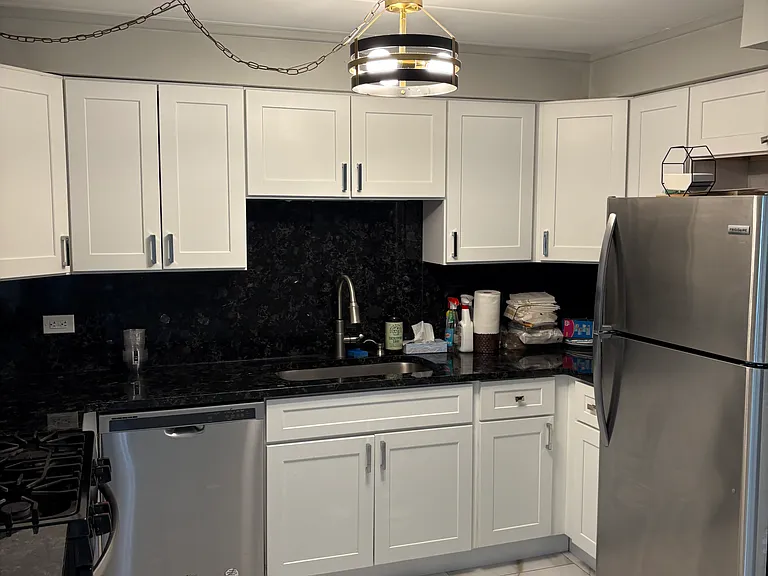 1370 E Washington St #2SE — Photo 5