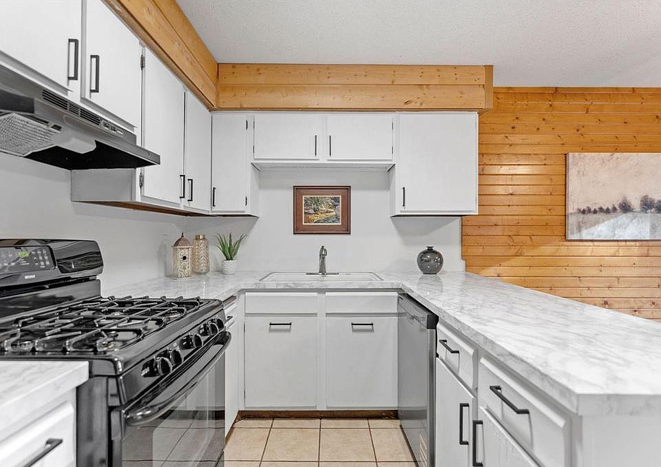 1st image of 13573 Everton Ave