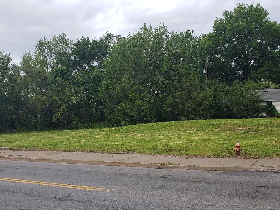 2nd image of 3200 Brown Ave #3206