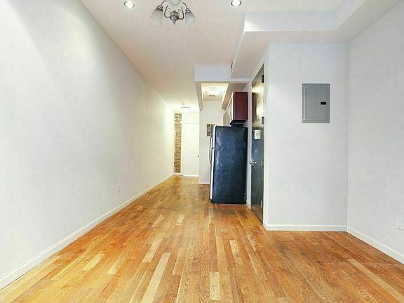 3rd image of 213 Wyckoff Ave APT 2