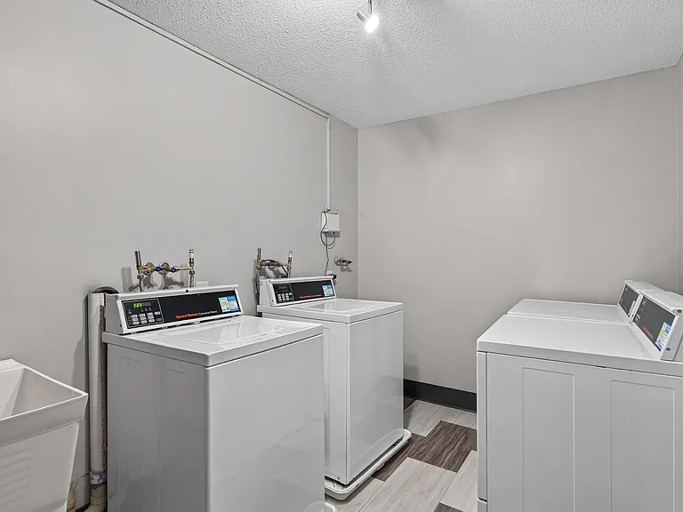 Eastgate Apartments — Photo 56