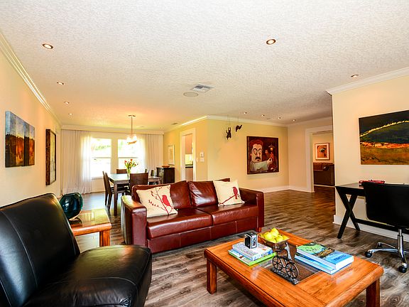 4th image of 9602 Nw 36 Court
